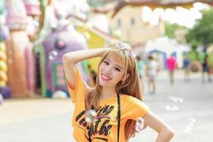AISS爱丝(黄金版) – 精选：索菲，滑板少女，看到她滑板飞起来，我都想变身飞人了！