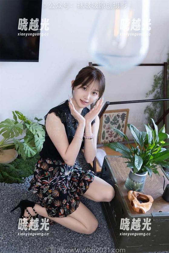 BoBoSocks袜啵啵 - 小甜豆的私拍，珠光肉丝冒出来，原图里的小秘密真不少！