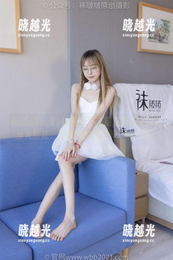BoBoSocks袜啵啵-甜甜圈 BoBoSocks袜啵啵 - 当甜甜圈遇上厚黑丝大腿袜,免费图片的快乐无法阻挡!