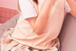 Feilin嗲囡囡 – 这是伊蓓Eva的高清修女图包，心里别有一番滋味
