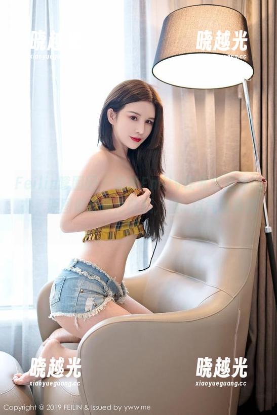 Feilin嗲囡囡-奶茶Emily Feilin嗲囡囡 - 奶茶Emily在私房里穿内衣,原图倒是值得收藏,但...这气氛真微妙。