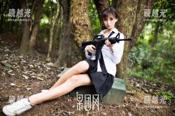 GIRLT果团网 - 周妍希的皮衣合集，大概是个值得下载的决定吧？