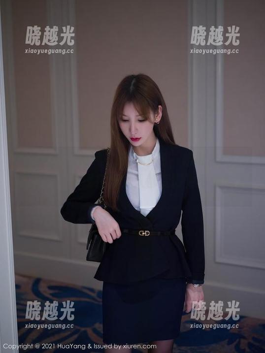 HuaYang花漾 - 精选图包，赵惟依coco毛衣——我现在整个人都变得更毛绒绒了。
