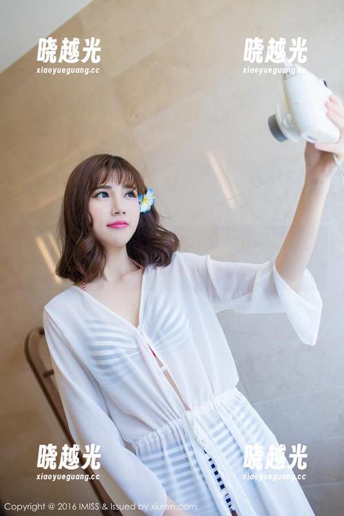 IMiss爱蜜社-许诺Sabrina IMiss爱蜜社 - 许诺Sabrina的吊带小秀,精选穿搭就要来一点小俏皮