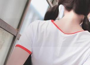 躲不过的Mozzi(모찌)校服写真：每一张都像是白板上打碎的梦，壁纸般贴在心上。