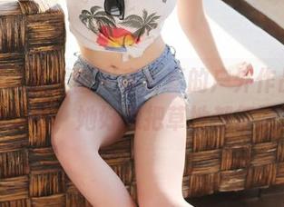 MyGirl美媛馆 – 李七喜的户外作品：和大地对话，她好像把草地都征服了？