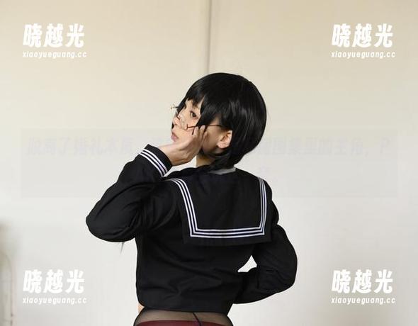 PAKI酱 脱离了婚礼本质,这新娘装才是私房图集里的主角,PAKI酱真会玩这一套。