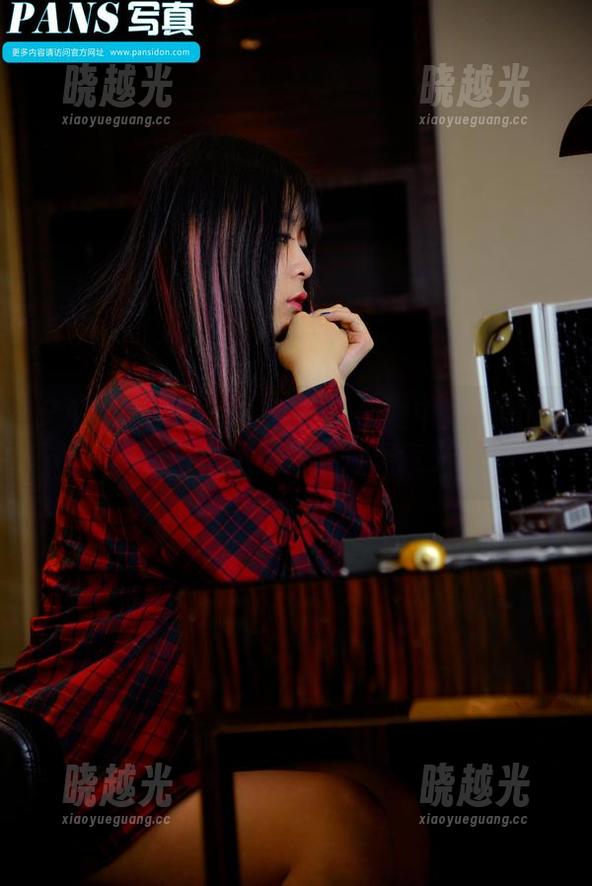 PANS写真-小玥 PANS写真 - 小玥学姐:原图中那种隐秘的优雅,不更新都毫无意义!