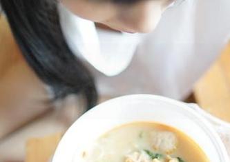 ROSI的嫩学妹制服图包免费送，我能想象这个周末有多欢乐！