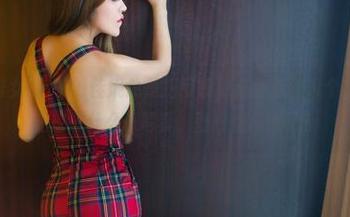 TuiGirl推女郎 – Yu佳妮总是把眼镜放在前面，像个小考古学家在挖掘什么…写真、壁纸都出来了！