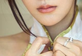 TuiGirl推女郎 – 王依萌带你海边散步，下载图片，沙滩也想上这架子！
