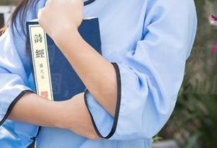 UGirls尤果网 – 一只香蕉船又来了！这组最新纯白套图，是否含有隐形的魔力？