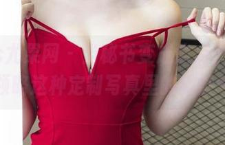 UGirls尤果网 – 当秘书变成焦点，乔依琳带你领略这种定制写真里的微妙气场。