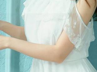 UGirls尤果网 – 看到娜依灵儿的定制夏天写真，我才明白了，原来墙上贴的海景画太单调了～