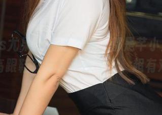 UGirls尤果网 – 怎么看，都是芊小童和她的高跟鞋在与人斗智斗勇，超有戏！