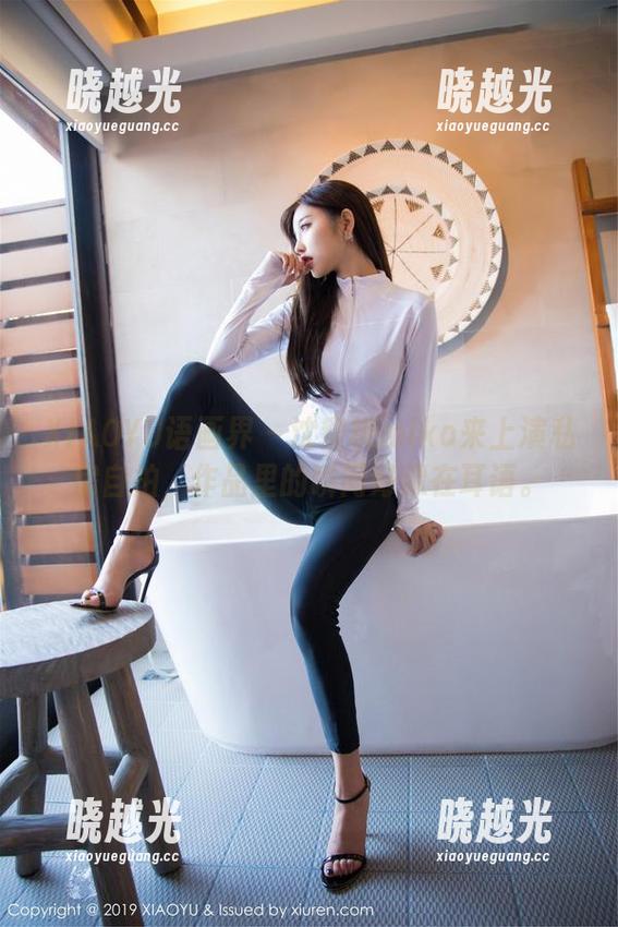 XIAOYU语画界-沈蜜桃miko XIAOYU语画界 - 沈蜜桃miko来上演私房自拍,作品里的瞬间好像在耳语。