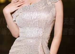 XIAOYU语画界 – 当红裙遇上无圣光，沐若昕为你打造个性的图集盛会！