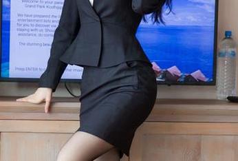 XIAOYU语画界 – 玥儿玥的修女大逃亡：高清写真，别让错误的天使掩盖了你的美！