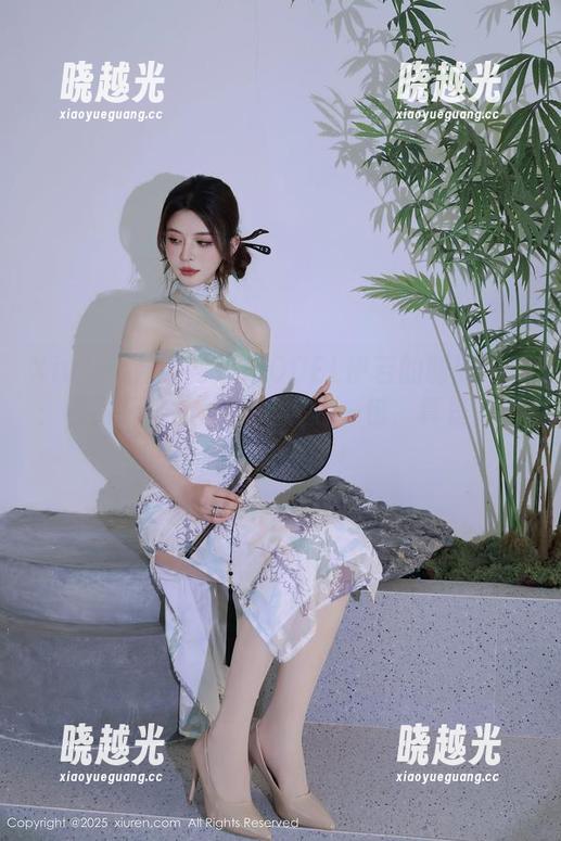Xiuren秀人网-MODEL伊若 Xiuren秀人网 - MODEL伊若的制服写真:看谁还能抗拒这诱人的一包,真是“制服”全场呀!