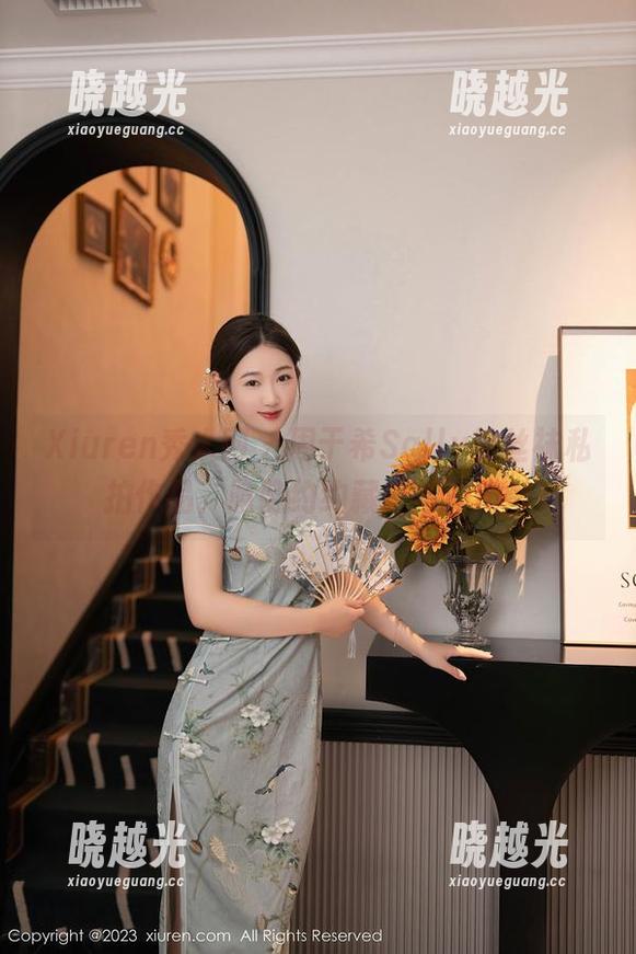 Xiuren秀人网 - 周于希Sally的丝袜私拍作品，隐隐约约藏着些许动情