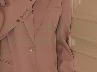 Xiuren秀人网 – 美图全联展：小狐狸Sica在办公室的那些“奇遇”
