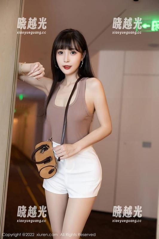 Xiuren秀人网 - 精选张思允Nice，油亮得像刚从广告里走出来的，但这才是真正的日常。
