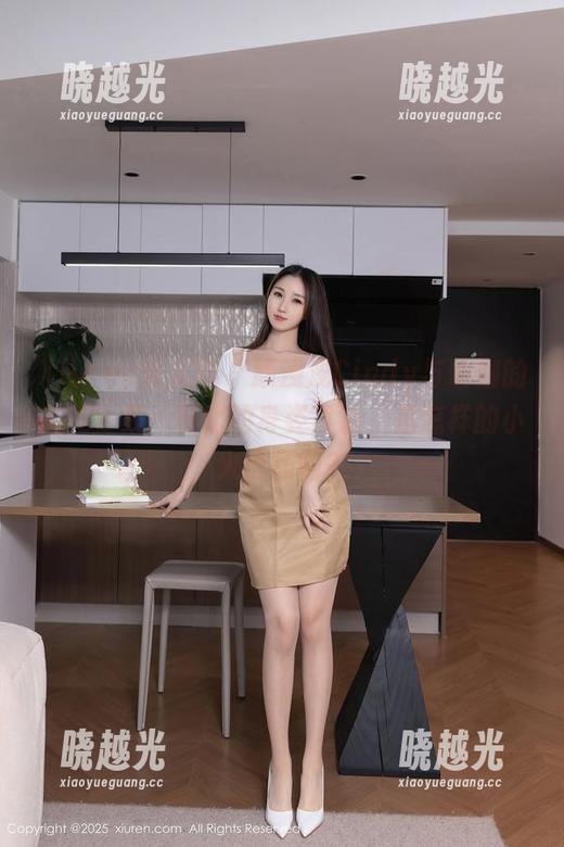 Xiuren秀人网 - 颜浅浅Cindy与瑜伽的完美全集：融化的身姿背后，是怎样的小火苗翻腾？
