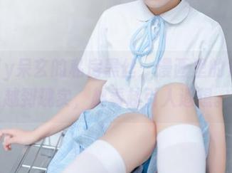 lovely呆玄的私房黑丝：漫画里的角色穿越到现实，越看越引人遐想。