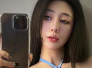 微密圈 – 双人碰撞事：不爱笑的赛琳的高清图库，谁才是主角？