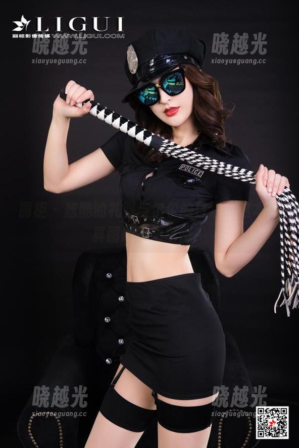 丽柜-尔尔 丽柜 - 炫酷的礼服与尔尔的日常,这本写真图册不简单哦!