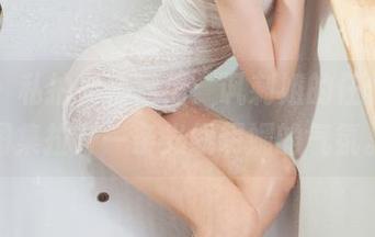丽柜 – 私拍女孩潘潘：讽刺姐的任性，由图集拉开一条光线明媚的气氛。