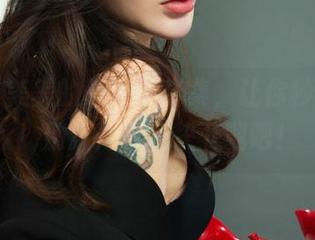 丽柜 – 美美的夏日写真集，让你秒回校园！别犹豫，赶快下载吧！