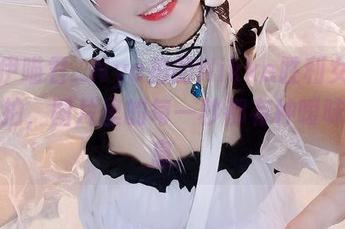 发觉伊喵君_Nya拍的Nikke胜利女神尤妮私拍，图片里的每一秒都有种暧昧的气息。
