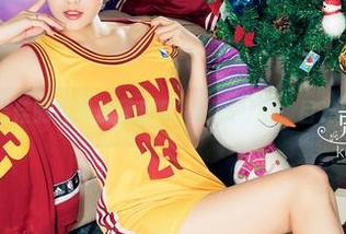 克拉女神 – 吕佳的在线长腿合集，别光盯腿，目光要高一点哦！