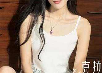 克拉女神 – 再看一次盈盈·制服的高清原图，只能感叹：这个组合太有画面感了！