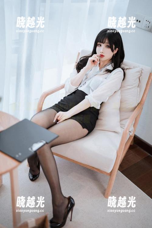 凉凉子rioko 看!凉凉子rioko修女的图片,修道院外的小眨眼