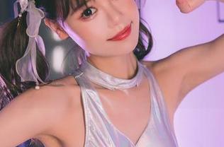 乖乖，这效果！千反田鹿子的居家美图真让人想多看几眼。