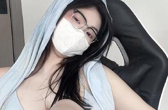 微密圈 – 下载可爱的肉巴的紫色迷雾，来点不一样的写真拘留你一段时间！