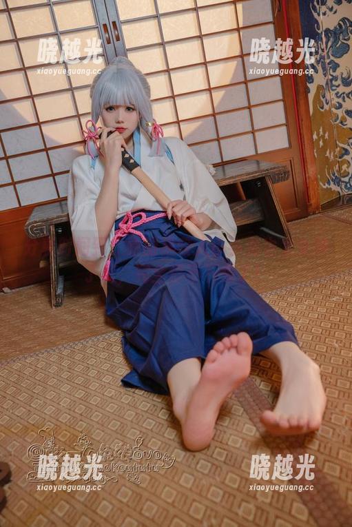 咬人小小兔 分享时间到!原图里咬人小小兔也太女神了吧,完全停不下来了!