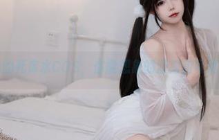 咬人小小兔的死库水COS，你能想象的滑稽和可爱越来越交错