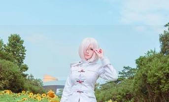 塔塔_Lo1iTa在户外拍摄的cos写真-偶尔像是在画中走出来，真妙