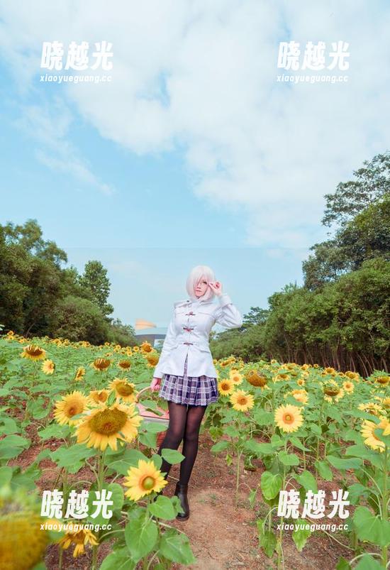 塔塔_Lo1iTa 塔塔_Lo1iTa在户外拍摄的cos写真-偶尔像是在画中走出来,真妙
