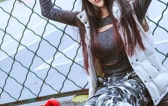 头条女神 – 不可思议的查莉娅在线眼镜合集，再次让我对“眼镜”的定义生疑。