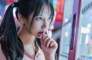 认真说，高清的妍子坚不可摧花嫁照里每一个细节都让人转移视线，难道我这一生也是服从于婚纱？？