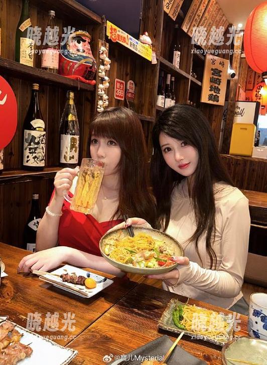 宝儿mysterial的牛仔裤写真集：资源满满，就像那一层层的布料