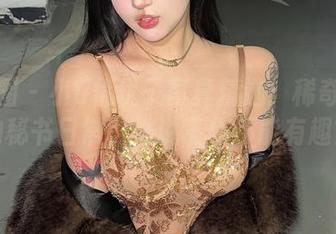 微密圈 – 小u优优子写真精选：稀奇古怪的秘书日常，谁说工作不能有趣？