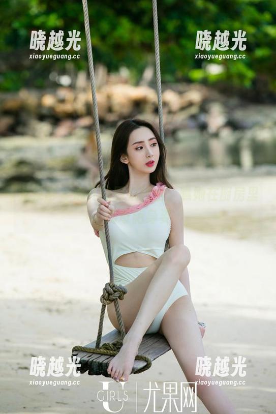 尤果网-心儿 尤果网 - 心儿的厨娘图包,瞧她在厨房里的奇葩身姿