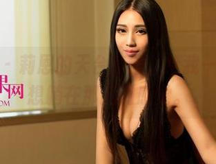 尤果网 – 莉恩的天台套图，给我一种我也想躺在那儿的感觉。