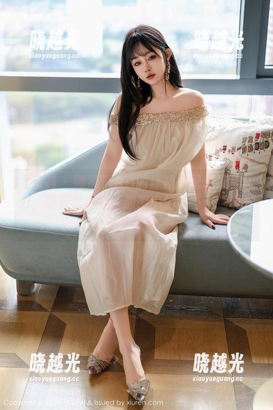 尤蜜荟-娜娜TINA 尤蜜荟 - 娜娜TINA的红裙搭配总有种魔力,翻开作品集,原图中的每一个细节都让我想要再看一遍!