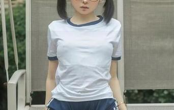 幼水铃衣的照片，一言不合就变身女王，谁让她是主角？